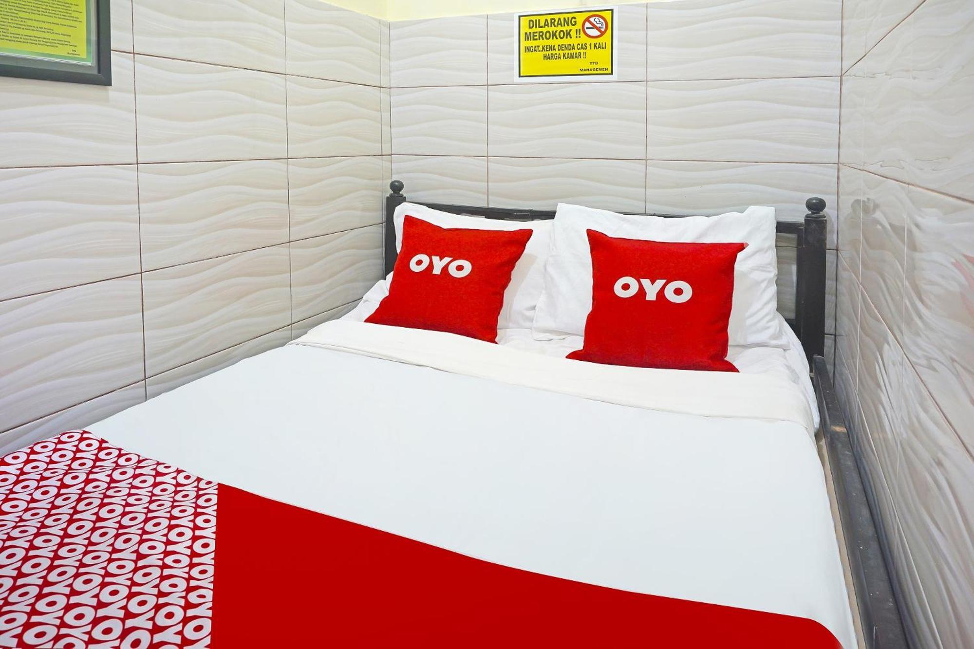 Putih Mulia Homestay Syariah Lumajang Экстерьер фото
