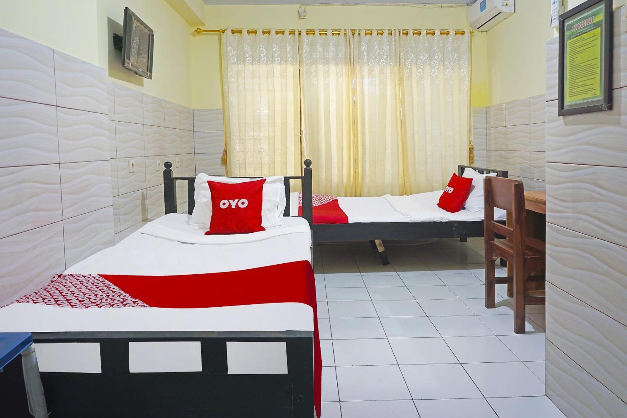 Putih Mulia Homestay Syariah Lumajang Экстерьер фото